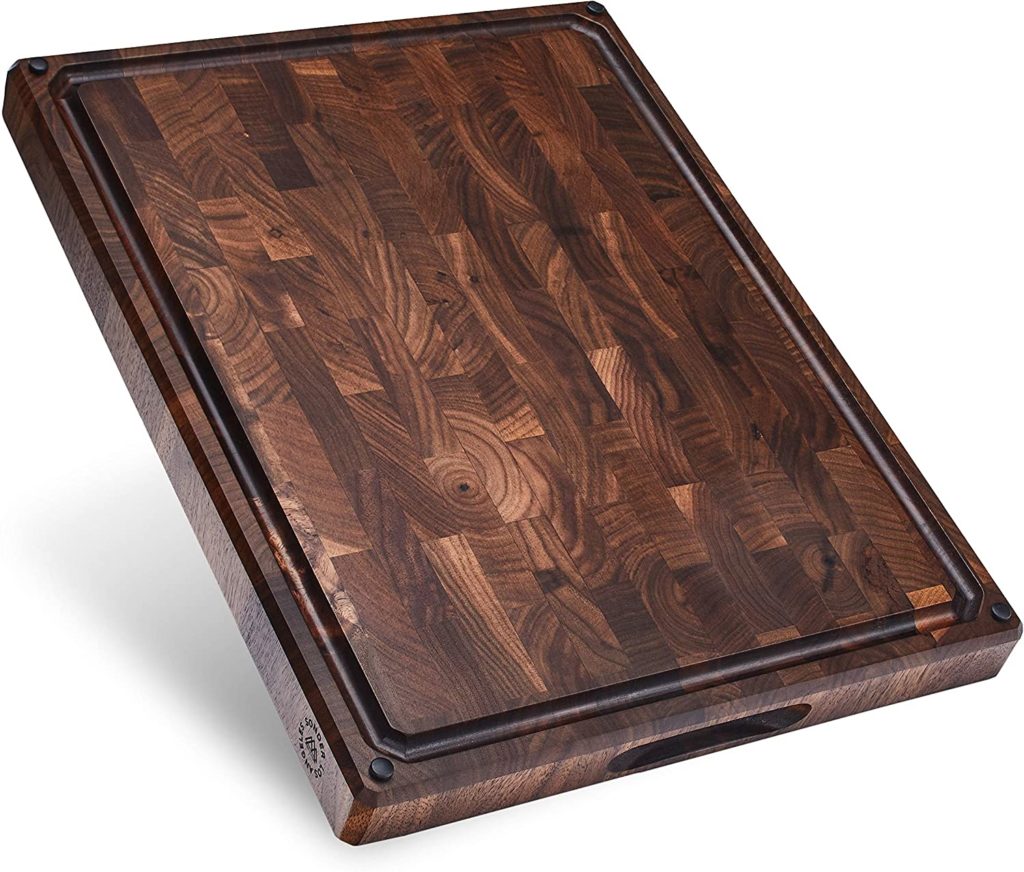 walnut grain end cutting board with juice groove
